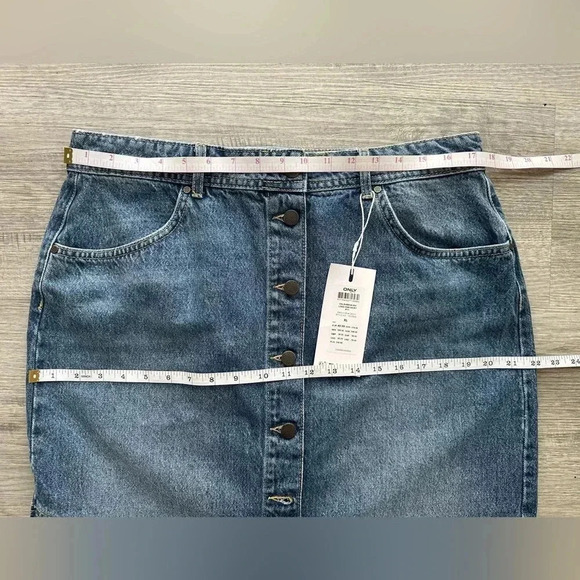 ONLSHEENA MW LONG DNM SKIRT
PTT XL - Picture 6 of 7